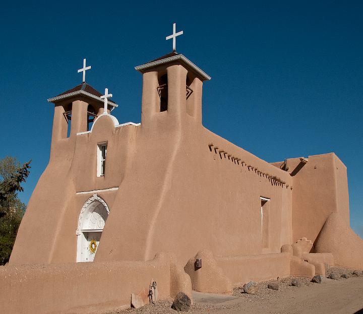 Taos High Rd San Francisco De Asis Church 1531.jpg